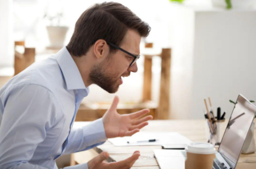 職場(chǎng)中如果出現(xiàn)這4個(gè)現(xiàn)象，說明老板要逼你自動(dòng)離職