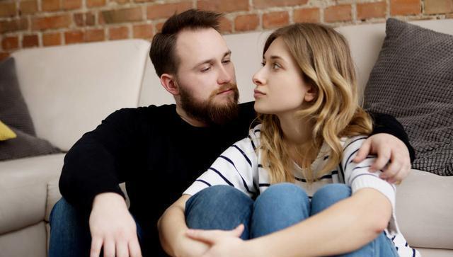 男生見到暗戀女生的反應(yīng)，有什么表現(xiàn)？