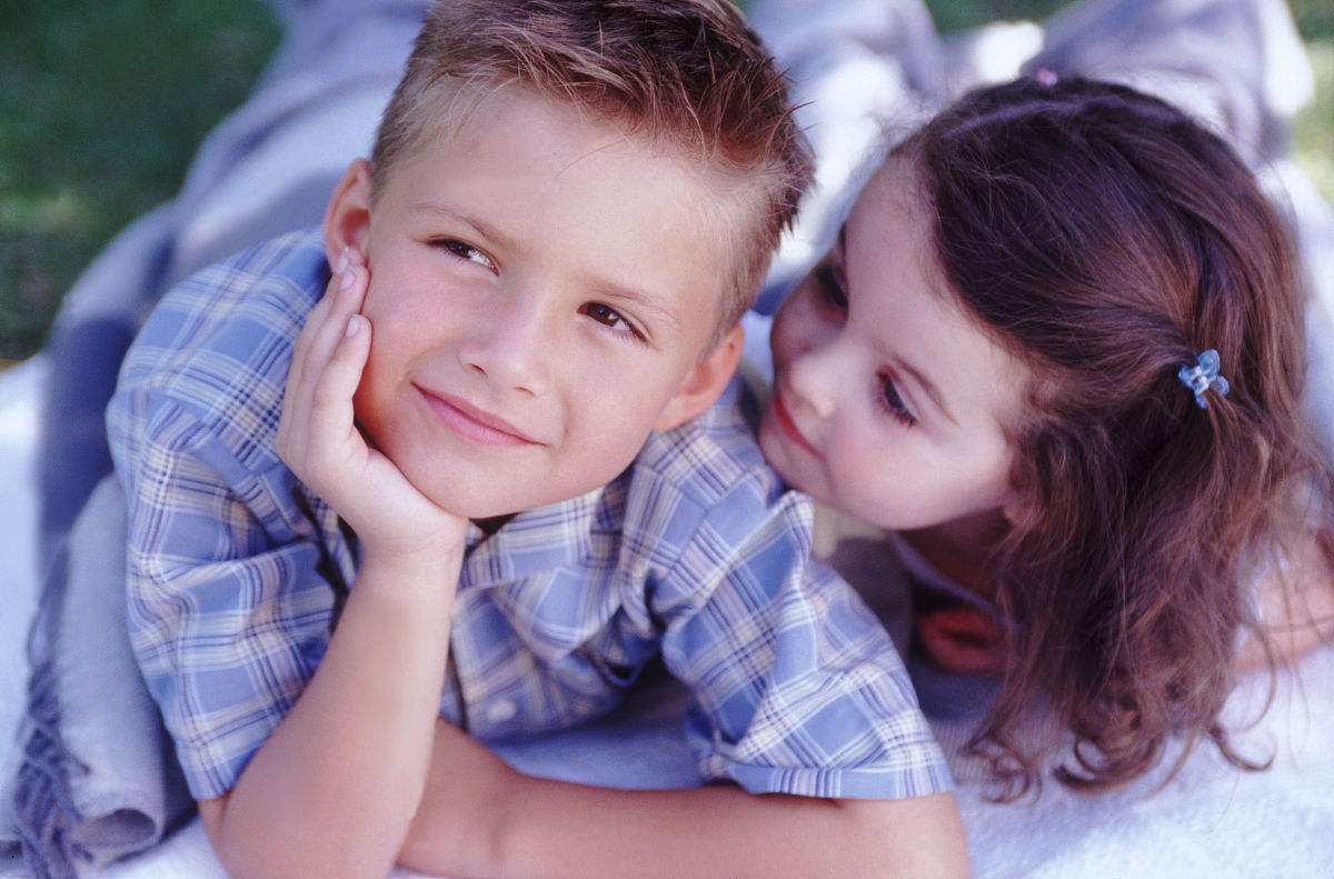 學(xué)生早戀常見的原因，應(yīng)該怎么處理