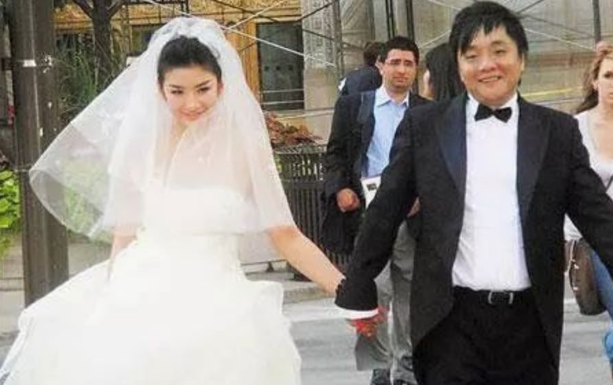 黃毅清吸毒被捕：黃奕，你為何會遇見這樣的渣男？