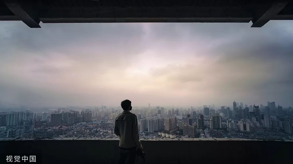 下班不敢回家的男人，到底在干什么？
