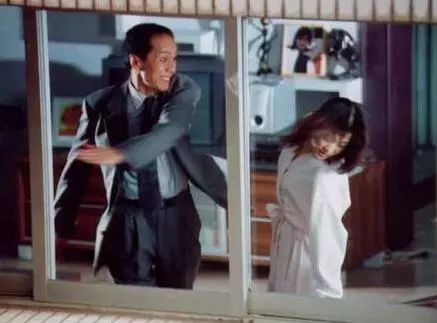 被家暴出軌，為何有的女人能止損，有的卻不肯離婚？