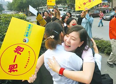 成年人生存規(guī)則：大事扛著，小事崩潰