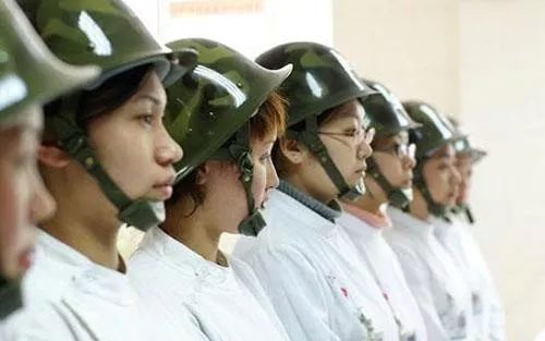 超負(fù)荷工作，面對(duì)死亡威脅！是什么支撐醫(yī)生們的靈魂