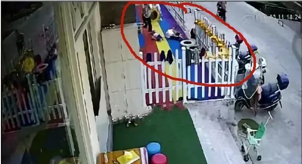 男子跳樓砸死2名女生，家屬披露一個細(xì)節(jié)令人痛心