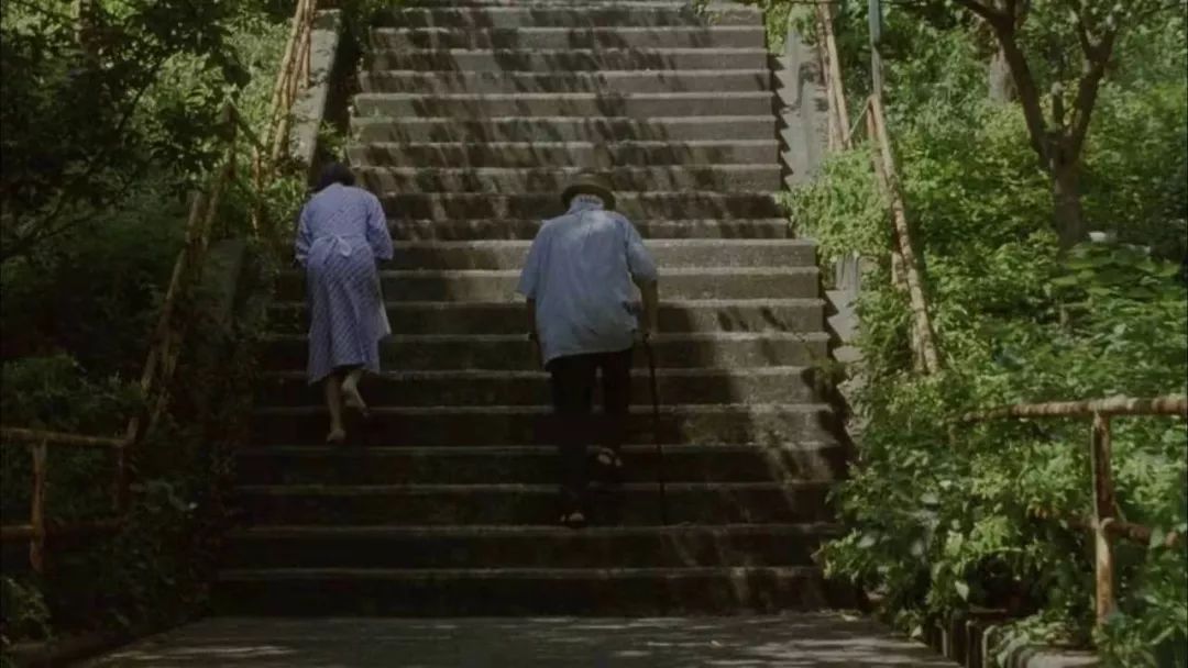 老總失業(yè)送外賣，中年人的焦慮真的是道無解題