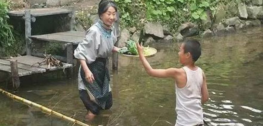 父母對孩子哭窮，不是教育，是投毒