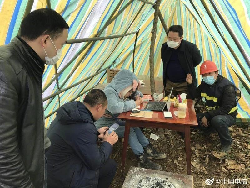看完全網(wǎng)刷屏的網(wǎng)課照，我終于知道人為什么要努力了