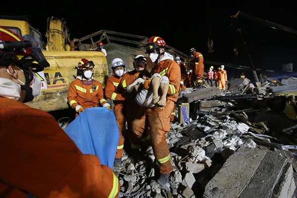 痛哭、失眠、崩潰：疫情過(guò)后，他們是最痛苦的人