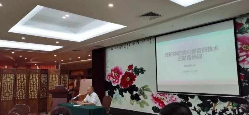 從學(xué)習(xí)的本質(zhì)，分析體驗(yàn)式心理咨詢是如何起效的