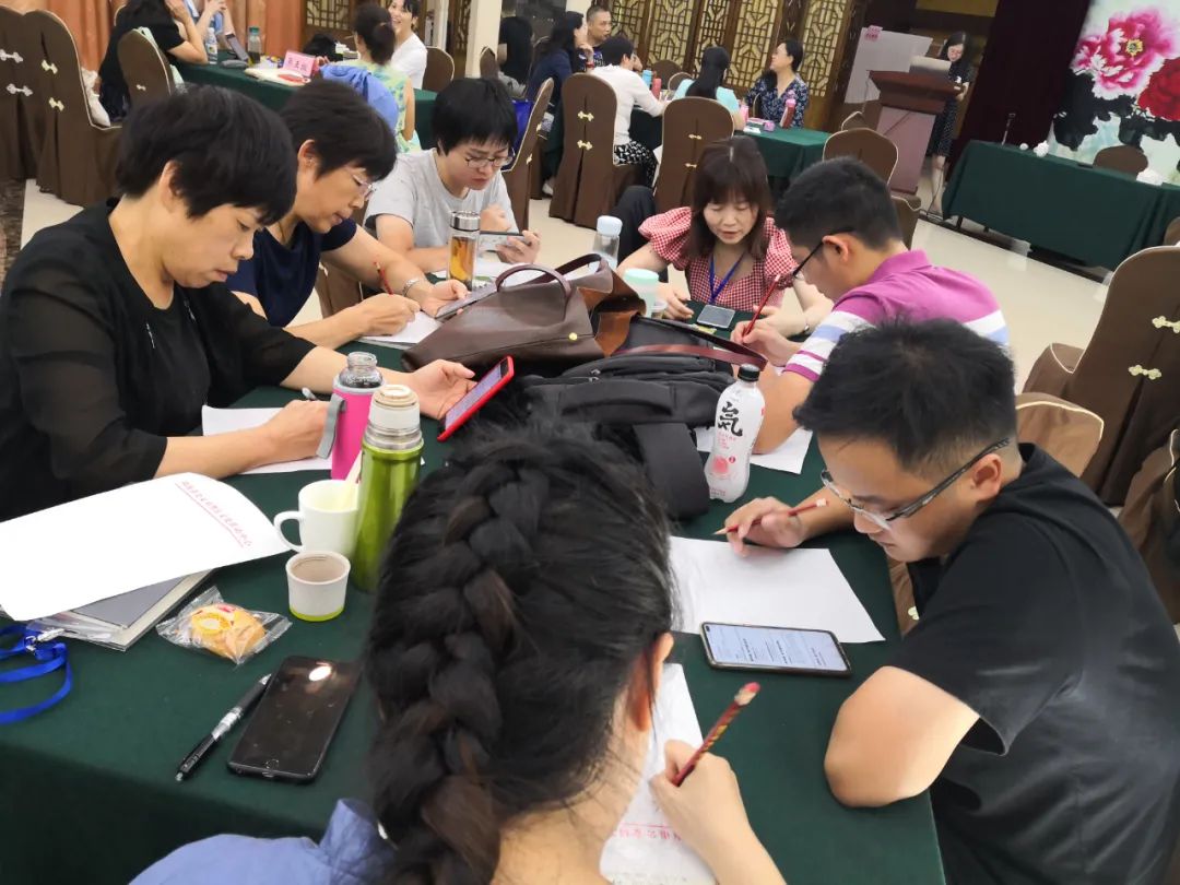 楊鳳池“分析體驗(yàn)式心理咨詢技術(shù)”的感悟