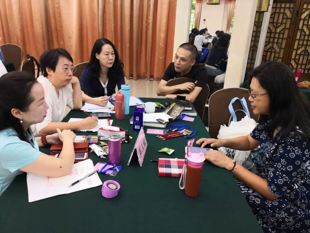 楊鳳池“分析體驗(yàn)式心理咨詢技術(shù)”的感悟