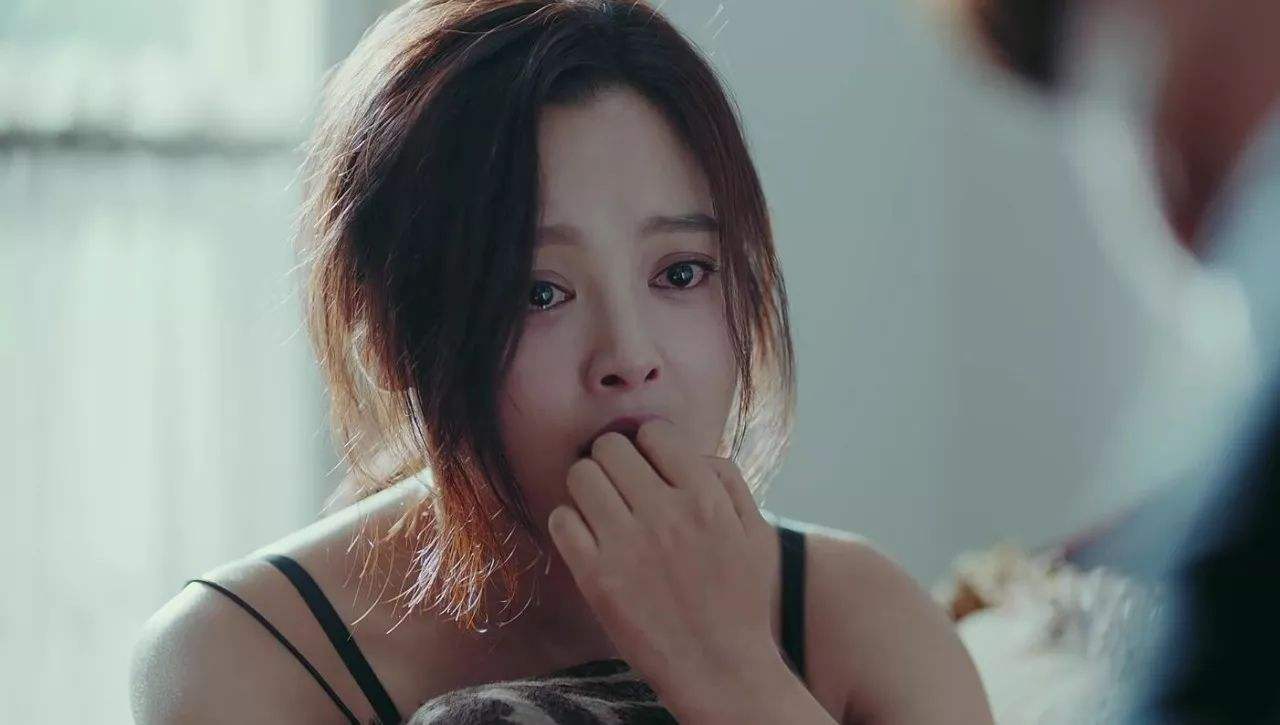 職場女性有必要對新領(lǐng)導(dǎo)投懷送抱嗎？