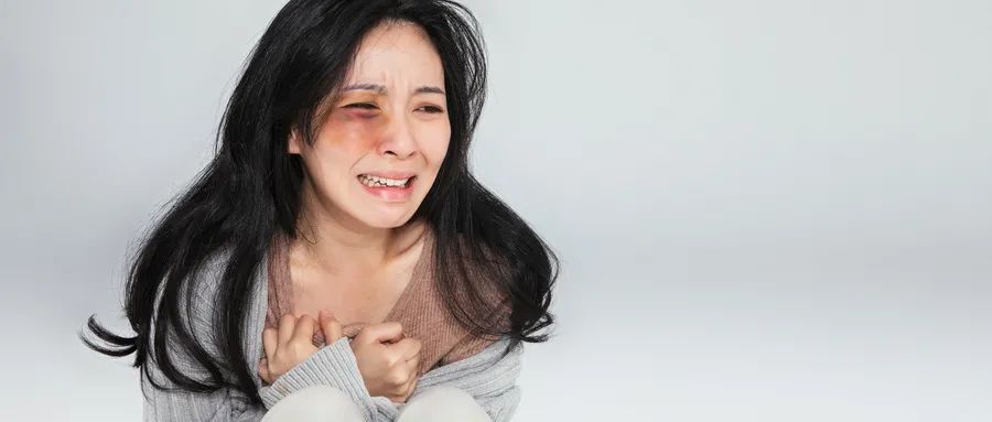 網(wǎng)紅拉姆被前夫家暴致死，女性受到毆打何時止