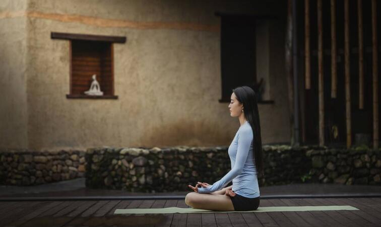 如何及時識別自己的行為，做出正確的反應(yīng)？