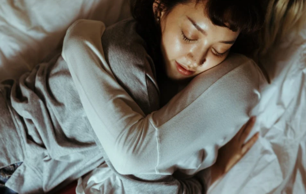 如何反轉(zhuǎn)男人冷淡思維，成為讓他朝思暮想的女人？