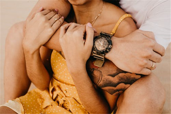 女分手后多久想復(fù)合?分手后女人想復(fù)合前兆