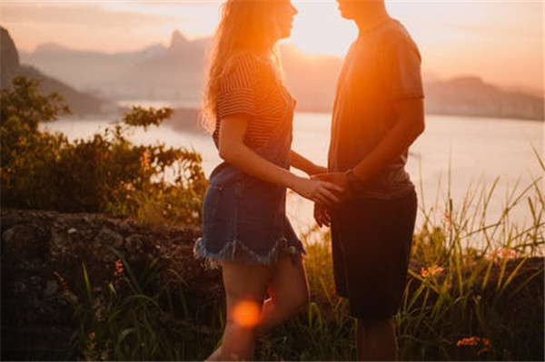 老公不愛你了該離婚嗎?男人真的決定放棄還能挽回嗎