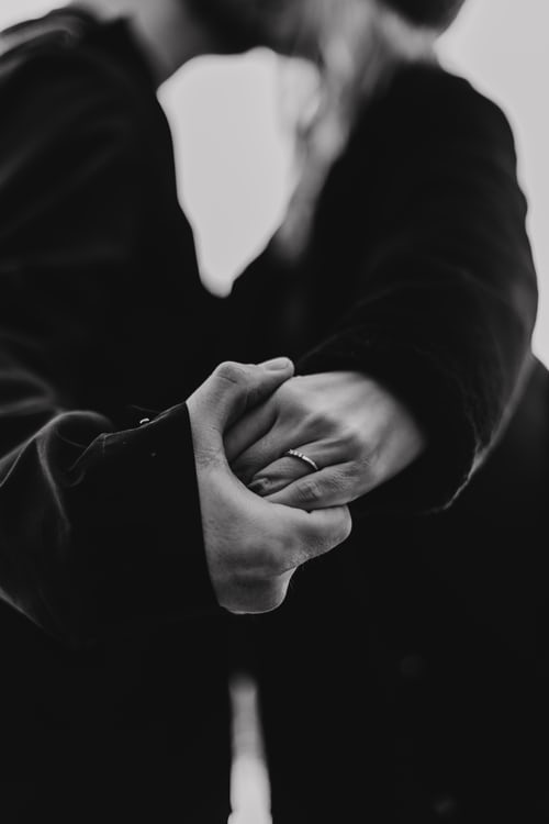 已婚男人保護(hù)情人的做法-男人一旦對(duì)婚外情人動(dòng)情
