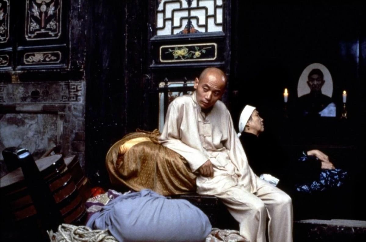 永恒少年徐富貴的成長史｜從經(jīng)典電影《活著》談起