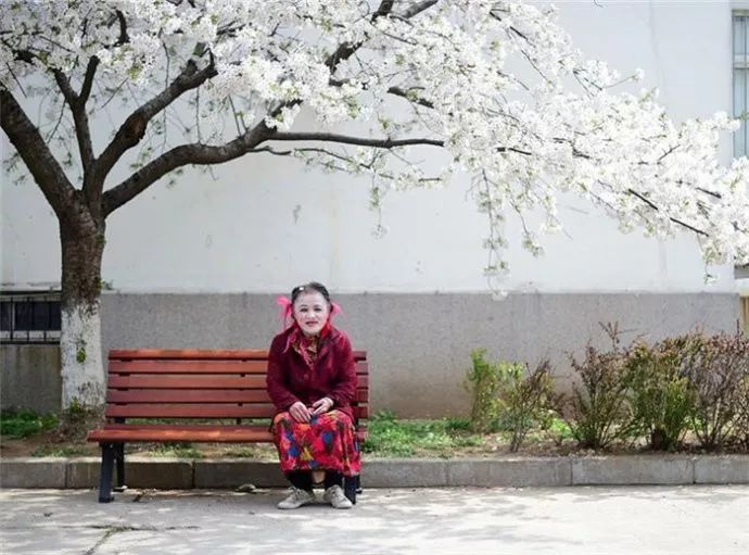 伊能靜兒子穿性感女裝：我不想做男人，有錯(cuò)嗎？