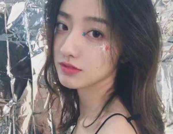 女生睡覺時出現(xiàn)這三個表現(xiàn)很可能是抑郁的前兆