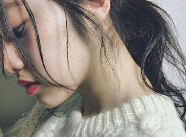 女生睡覺時出現(xiàn)這三個表現(xiàn)很可能是抑郁的前兆