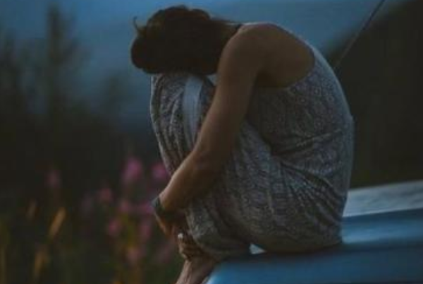 失戀后女生千萬(wàn)不要做的8件事情