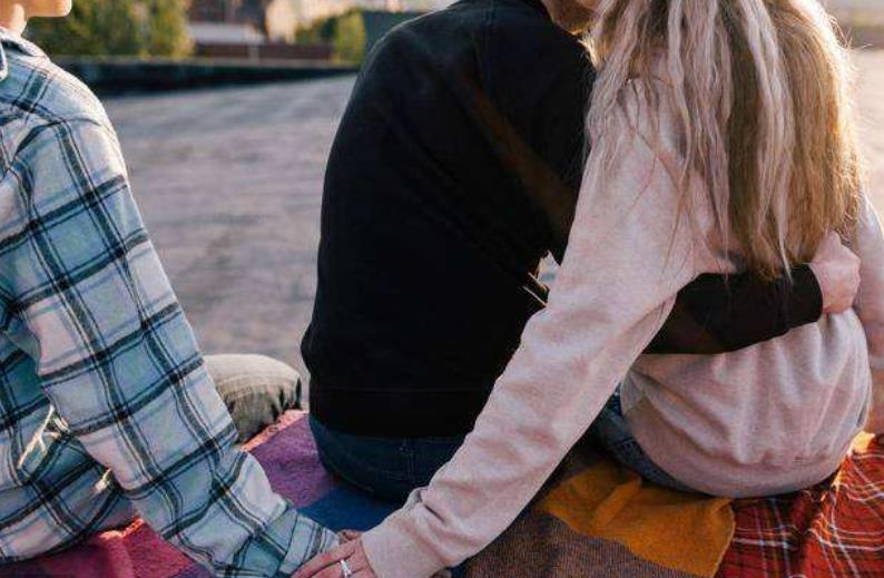 如果老公出軌了應(yīng)該怎么辦 如果老公出軌了應(yīng)該怎么辦