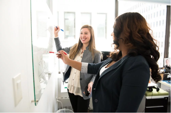 職場(chǎng)成功人士給出的三點(diǎn)建議