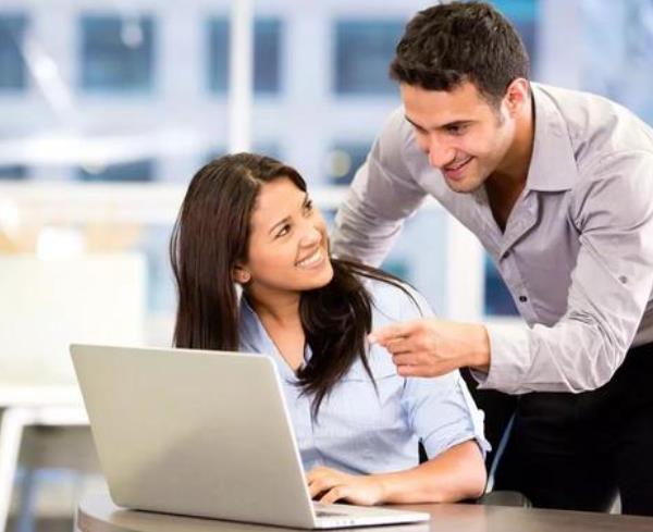 男領(lǐng)導(dǎo)想潛規(guī)則你的表現(xiàn)