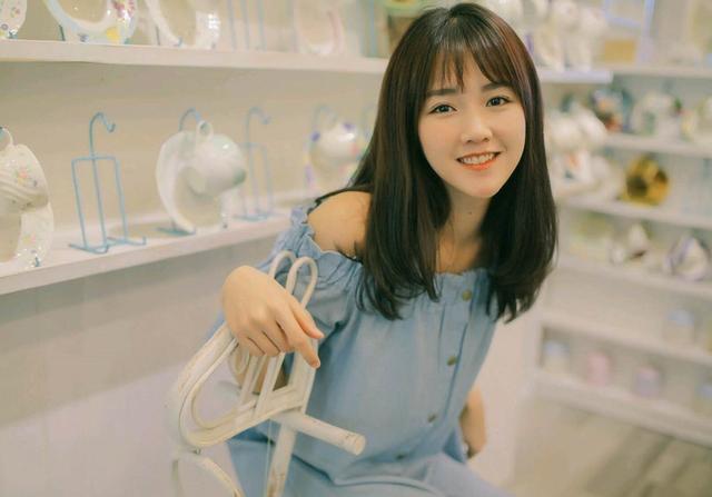 測(cè)你是因?yàn)槿鄙倥憎攘Σ艣](méi)有異性追求嗎