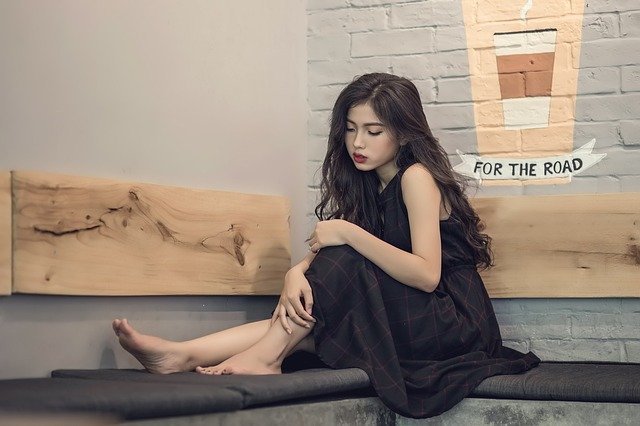 你感到毫無(wú)價(jià)值嗎？如何克服自卑感