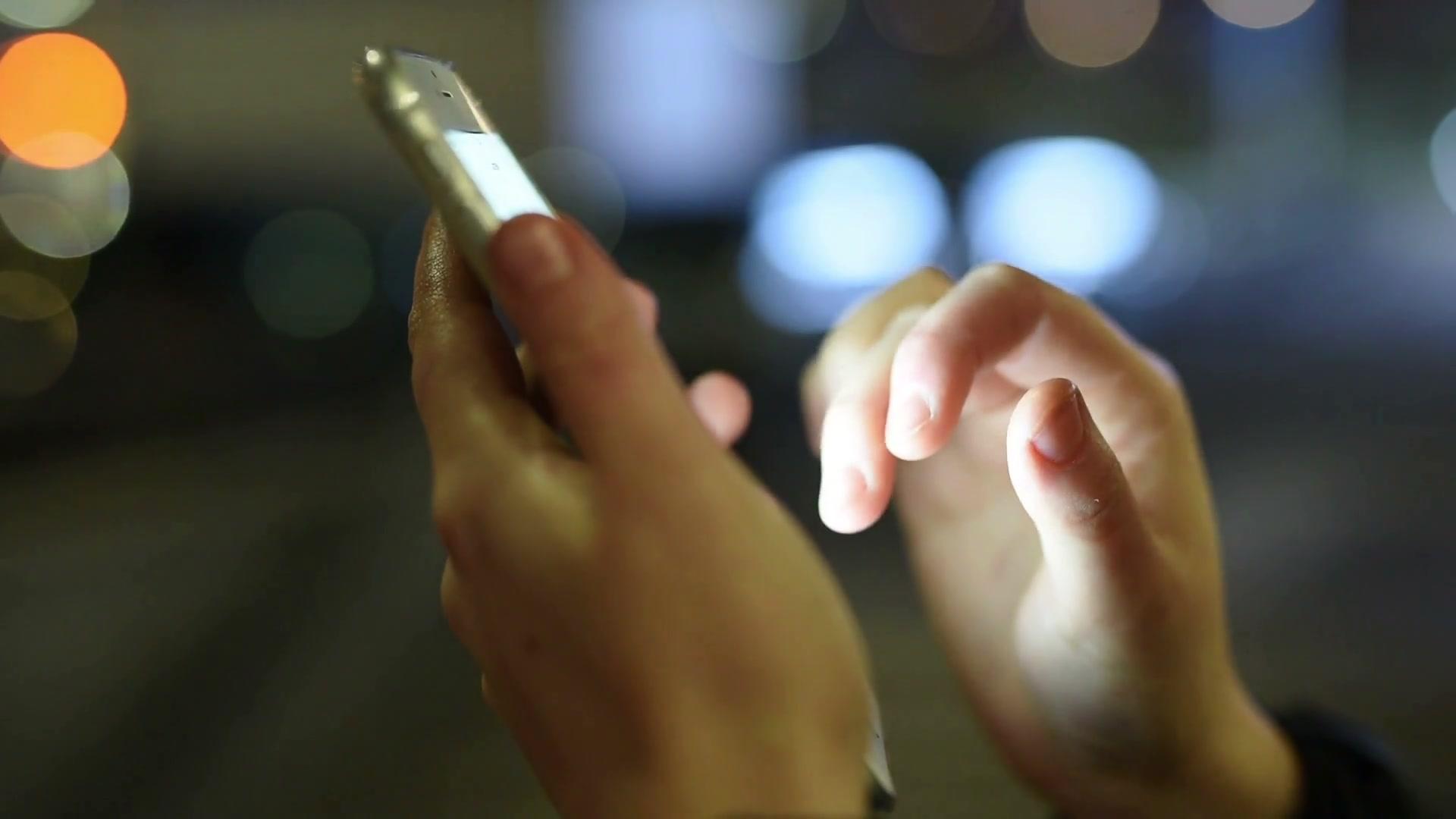 你的朋友圈中是否有人正暗戀著你？