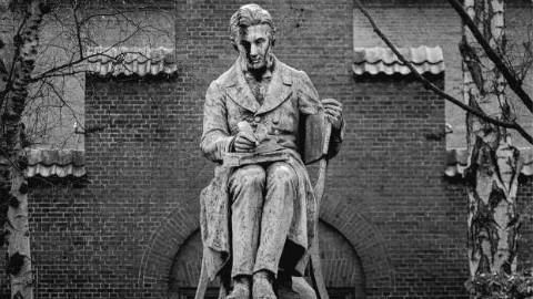 哲學(xué)家克爾凱郭爾、雅斯貝爾斯、海德格爾是如何看待死亡的