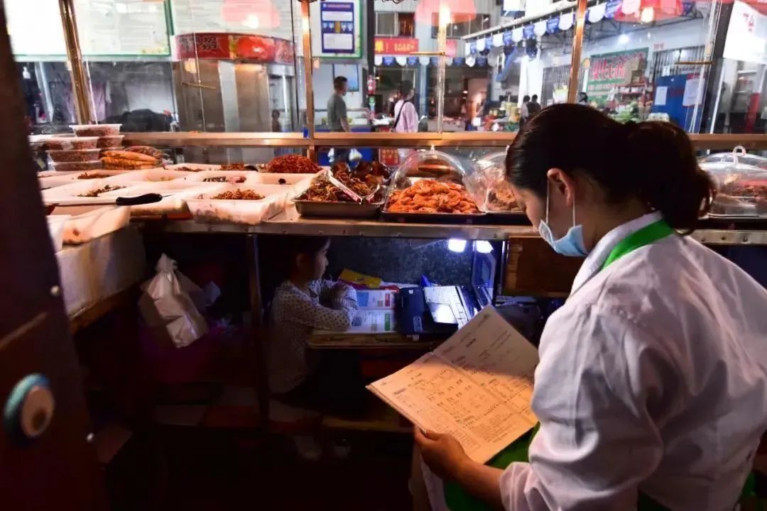 比厭學更可怕的是，孩子用“假裝學習”欺騙你