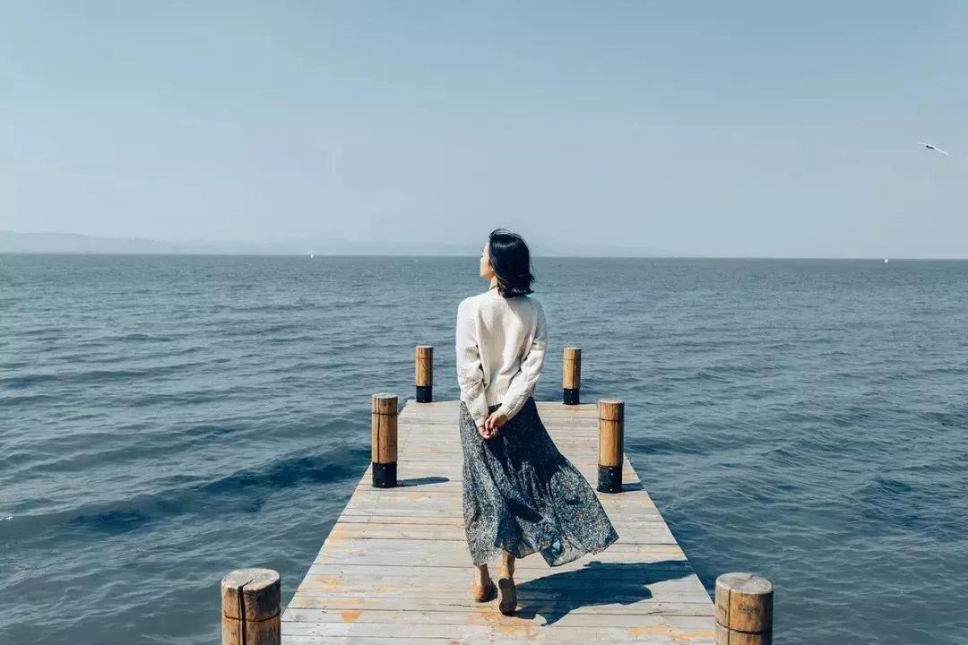 女孩要學(xué)會如何與自己相處