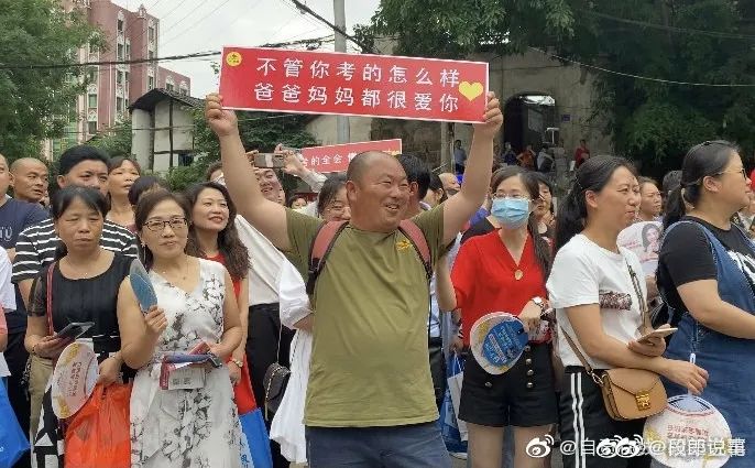 容貌焦慮自救指南，為什么會(huì)覺得自己丑？
