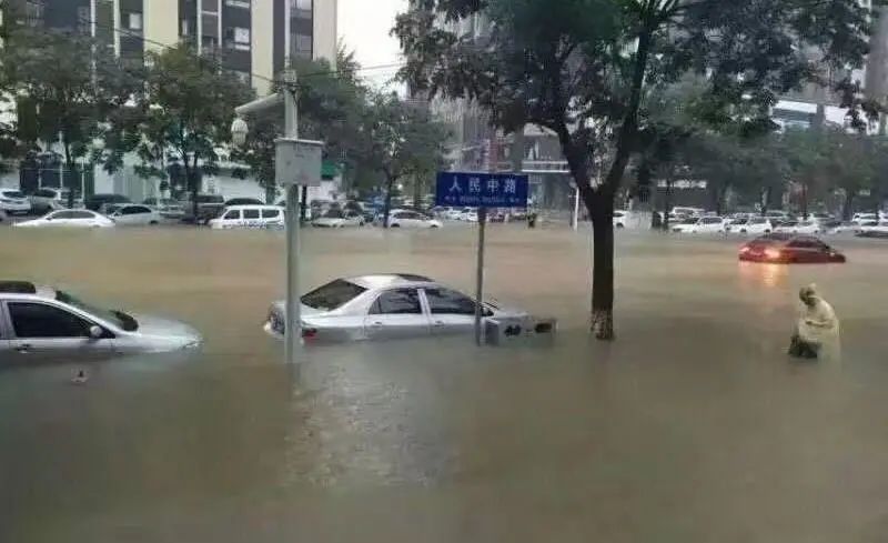 河南洪水之中，心理的創(chuàng)傷如何撫平？