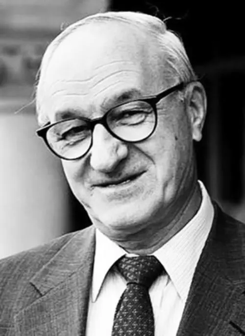 阿爾伯特·班杜拉《社會(huì)認(rèn)知理論》