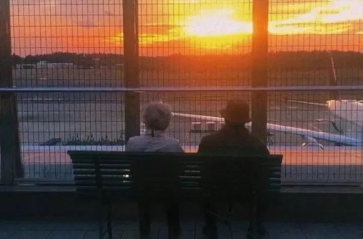 《擁抱悲傷》悲傷不是需要解決的問(wèn)題