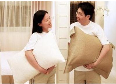 現(xiàn)在越來越多的夫妻選擇分房睡，這是為何？