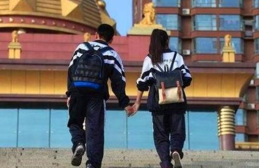 有比學(xué)生早戀更危害的行為，“毒友誼”傷害更大